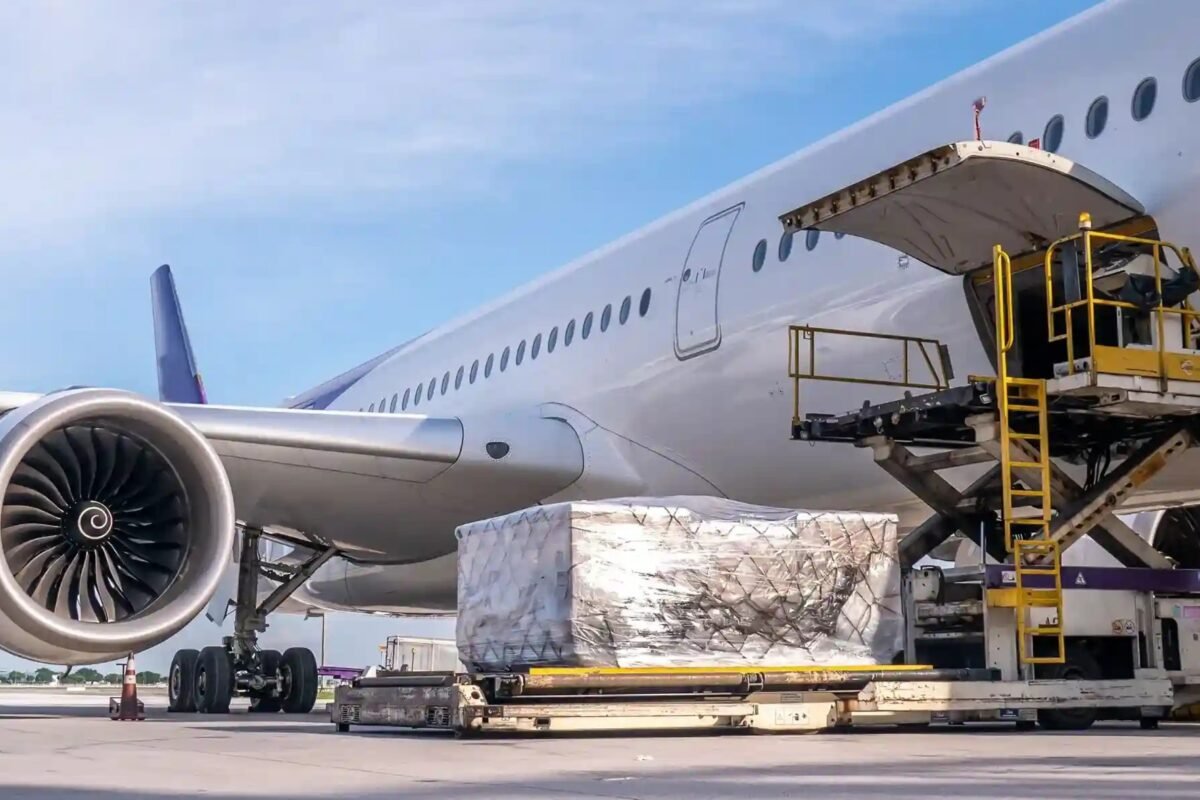 Vận tải hàng không (Air Freight): Khi nào doanh nghiệp nên ưu tiên lựa chọn?